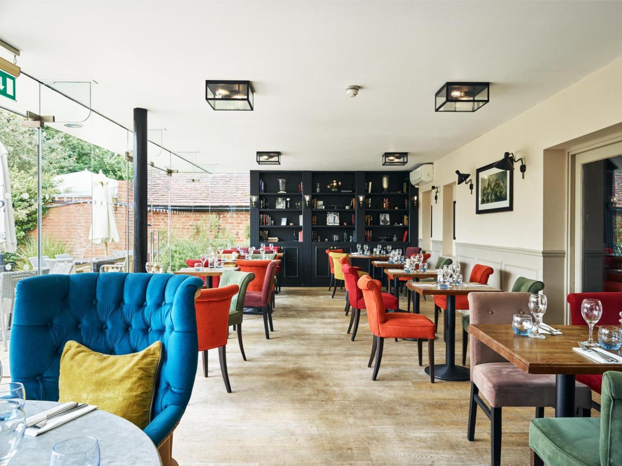 The Talbot Inn Woking Exterior photo